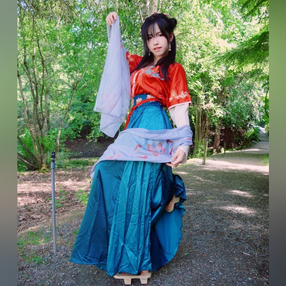 red green hanfu